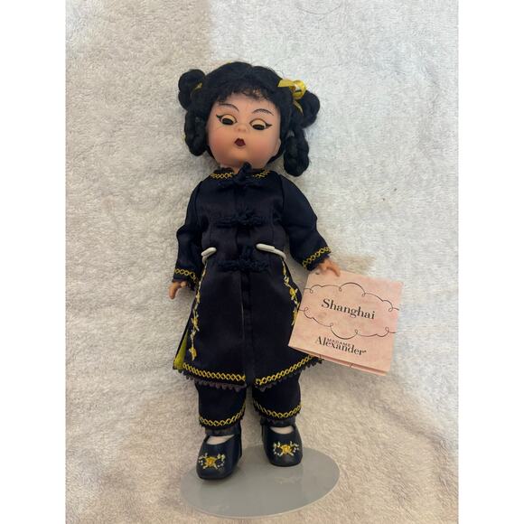 Madame Alexander doll “Shanghai” #33520–8"Doll–2002 International Collection - Picture 5 of 12